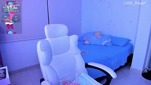 Snapshot of Lilith_Raven_ chatting on 11-03-25, 04:47 Lilith Raven online show from 11-03-25, 04:47