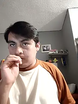 Snapshot of Ravenvodka chatting on 09-25-25, 05:00 Ravenvodka online show from 09-25-25, 05:00