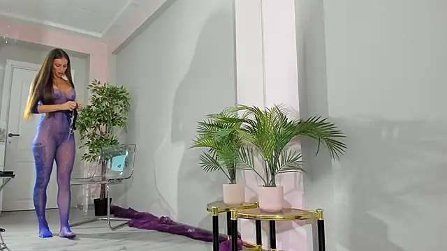 Snapshot of MayaHellen chatting on 12-19-25, 05:47 MayaHellen online show from 12-19-25, 05:47