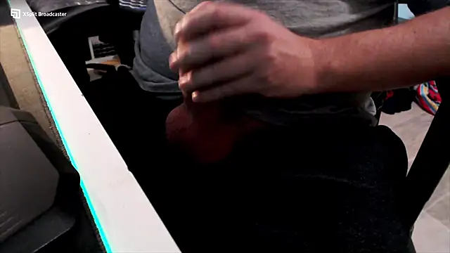 Snapshot of elgigologigante chatting on 10-23-25, 05:33 elgigologigante online show from 10-23-25, 05:33