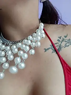 Snapshot of Fox_Roxxan chatting on 02-08-26, 02:26 Fox Roxxan online show from 02-08-26, 02:26