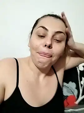 Snapshot of LarisseBelle chatting on 02-26-26, 05:56 LarisseBelle online show from 02-26-26, 05:56