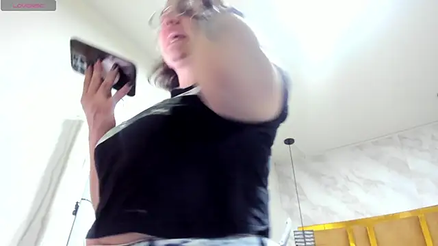 Luciifeer  online show from 02-11-26, 06:46