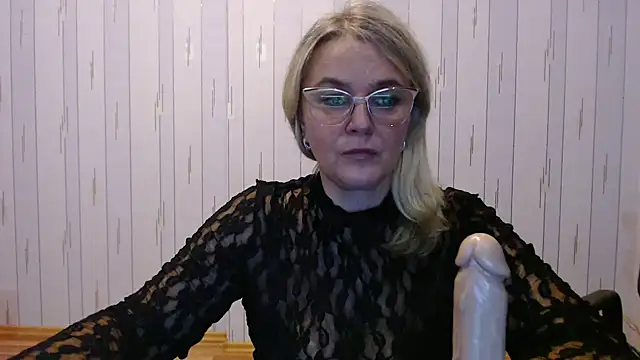 EleanoraDream online show from 10-13-25, 02:39