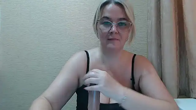 EleanoraDream online show from 06-16-26, 12:41