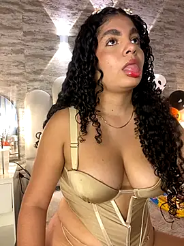 Yassy vazquez online show from 10-19-25, 07:36