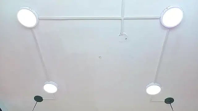 ThaliaCross online show from 12-16-25, 07:52