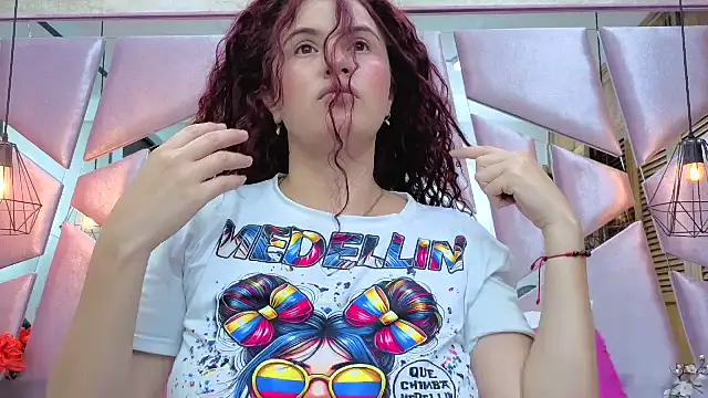 ThaliaCross online show from 02-24-26, 08:07