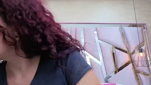 ThaliaCross online show from 04-12-26, 11:48