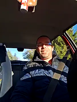 Snapshot of Thomas043 chatting on 10-27-25, 07:01 Thomas043 online show from 10-27-25, 07:01