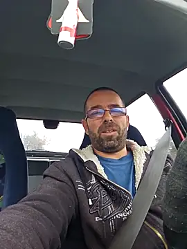 Snapshot of Thomas043 chatting on 11-23-25, 11:10 Thomas043 online show from 11-23-25, 11:10