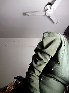 Snapshot of cute_radhikaa chatting on 02-03-26, 04:21 cute radhikaa online show from 02-03-26, 04:21