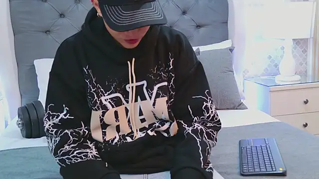 ZoeKrug online show from 01-14-26, 11:49