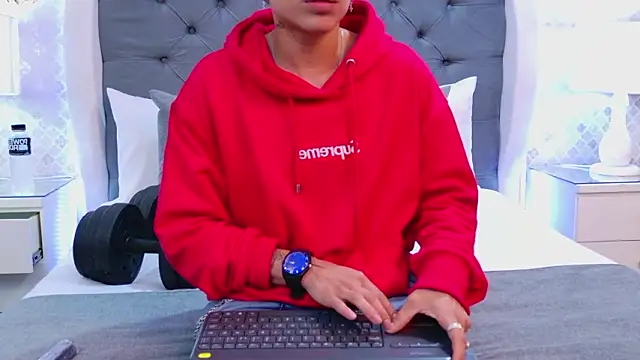 ZoeKrug online show from 01-16-26, 01:04