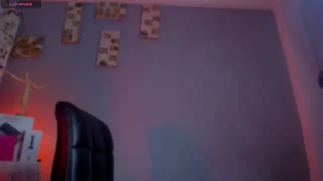 Chloe cooperr online show from 11-06-25, 10:54