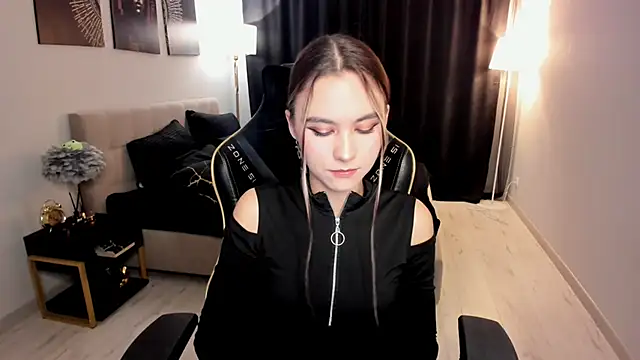 EllaCurtis online show from 02-16-26, 06:04