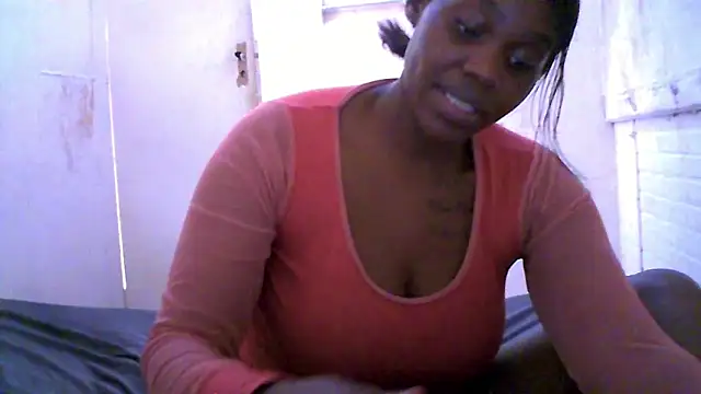 Snapshot of Seductivepreg69 chatting on 03-18-26, 01:03 Seductivepreg69 online show from 03-18-26, 01:03