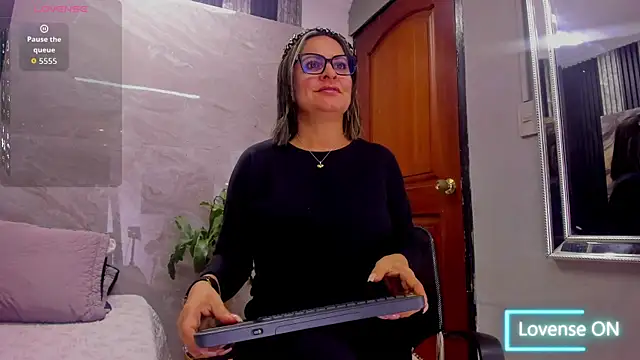 Agatha Pleasure online show from 09-09-25, 11:54