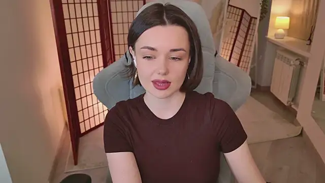 AvaFlower online show from 11-18-25, 03:16