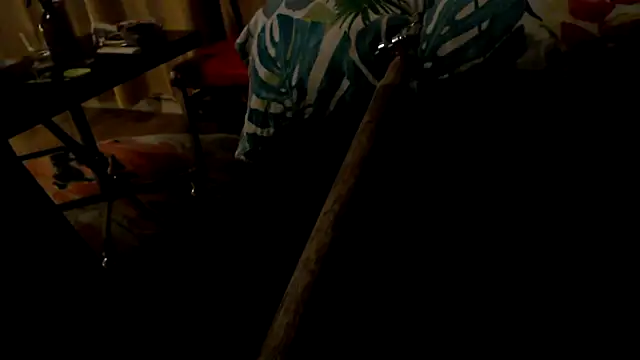 Snapshot of drieghe chatting on 10-04-25, 10:30 drieghe online show from 10-04-25, 10:30