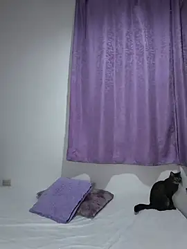 Snapshot of Coralinne__ chatting on 06-05-26, 01:01 Coralinne online show from 06-05-26, 01:01