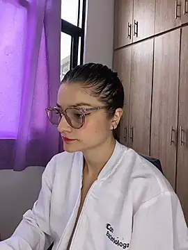 Snapshot of Coralinne__ chatting on 07-04-26, 03:51 Coralinne online show from 07-04-26, 03:51