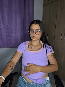Snapshot of Coralinne__ chatting on 07-25-26, 03:26 Coralinne online show from 07-25-26, 03:26