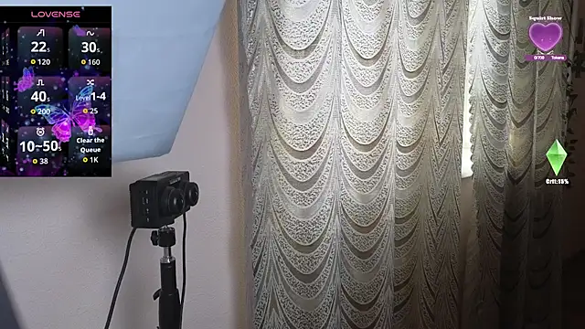 Laura Gol online show from 10-21-25, 07:31