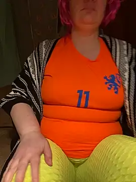 Snapshot of FetishIris chatting on 10-02-25, 03:46 FetishIris online show from 10-02-25, 03:46