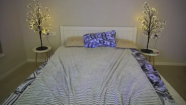 Snapshot of IvyLaurent chatting on 10-10-25, 06:12 IvyLaurent online show from 10-10-25, 06:12