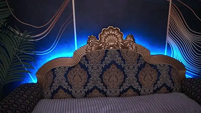 Snapshot of IvyLaurent chatting on 11-11-25, 06:35 IvyLaurent online show from 11-11-25, 06:35