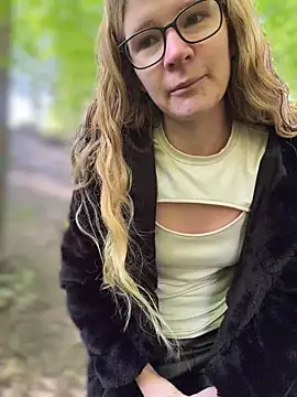 Bikergirl 97 online show from 04-28-26, 07:13