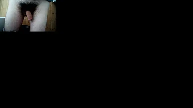 Snapshot of xuii-man chatting on 05-21-26, 12:01 xuii-man online show from 05-21-26, 12:01