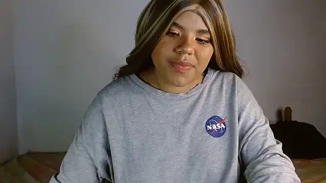 Snapshot of samantha-pettie chatting on 10-01-25, 10:27 samantha-pettie online show from 10-01-25, 10:27