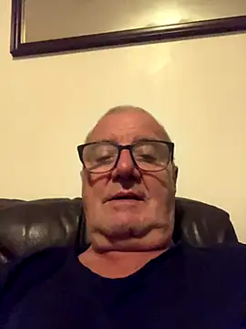 Snapshot of mke1874 chatting on 10-04-25, 08:18 mke1874 online show from 10-04-25, 08:18