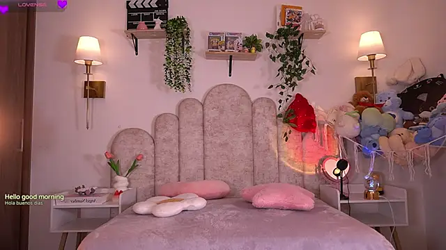 Snapshot of violeth____ chatting on 02-20-26, 01:33 violeth online show from 02-20-26, 01:33