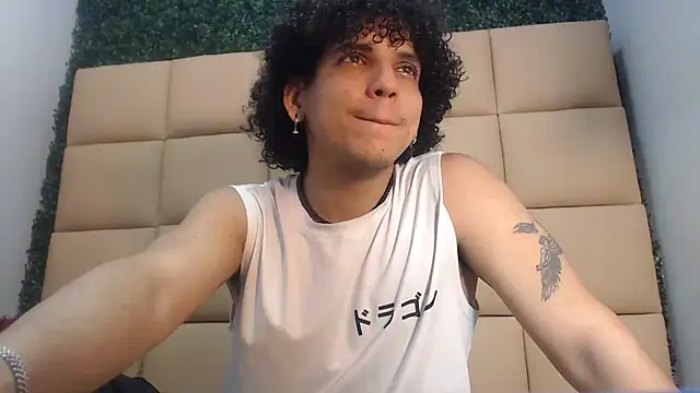 Snapshot of Xfire_boy69 chatting on 09-10-25, 02:39 Xfire boy69 online show from 09-10-25, 02:39