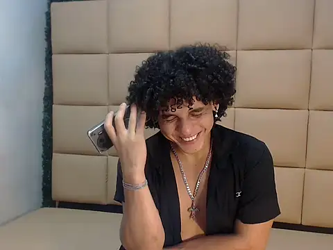 Snapshot of Xfire_boy69 chatting on 09-26-25, 02:32 Xfire boy69 online show from 09-26-25, 02:32