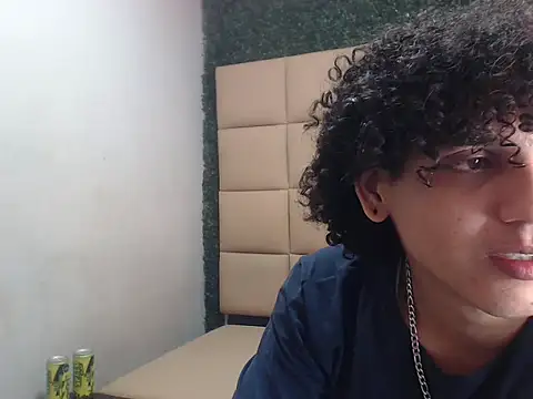 Snapshot of Xfire_boy69 chatting on 10-02-25, 03:41 Xfire boy69 online show from 10-02-25, 03:41