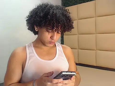 Snapshot of Xfire_boy69 chatting on 10-03-25, 04:26 Xfire boy69 online show from 10-03-25, 04:26