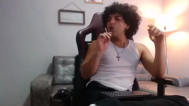 Snapshot of Xfire_boy69 chatting on 10-11-25, 01:05 Xfire boy69 online show from 10-11-25, 01:05