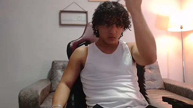 Snapshot of Xfire_boy69 chatting on 10-11-25, 01:53 Xfire boy69 online show from 10-11-25, 01:53