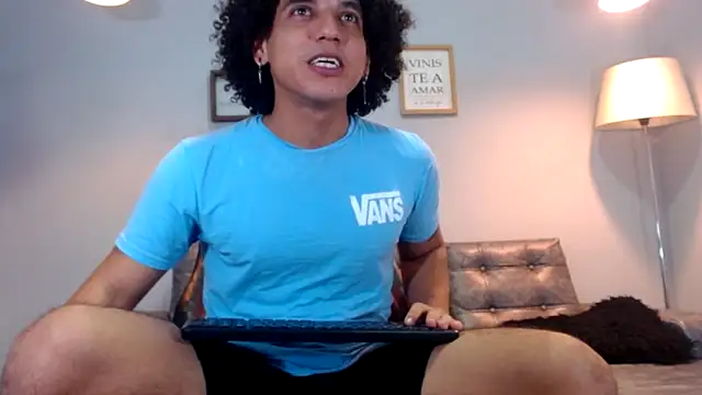 Snapshot of Xfire_boy69 chatting on 11-15-25, 03:30 Xfire boy69 online show from 11-15-25, 03:30