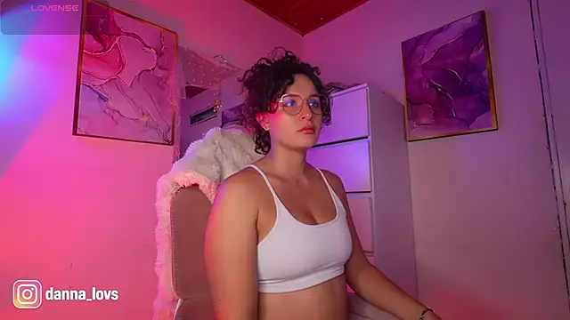 Dannaa Lovs online show from 05-13-26, 01:03
