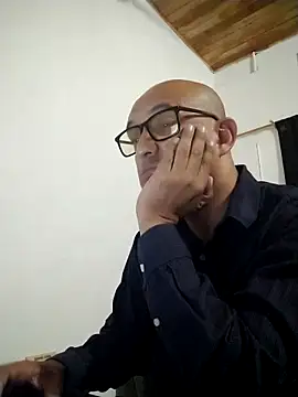 Snapshot of jorge406 chatting on 10-16-25, 09:43 jorge406 online show from 10-16-25, 09:43