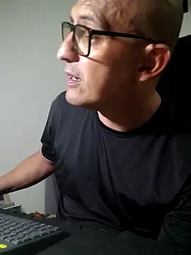 Snapshot of jorge406 chatting on 10-22-25, 01:17 jorge406 online show from 10-22-25, 01:17