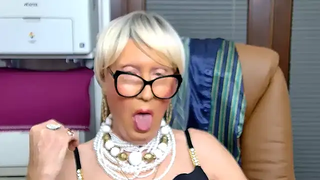 Snapshot of ROBY_SWEETHOT chatting on 10-27-25, 11:09 ROBY SWEETHOT online show from 10-27-25, 11:09