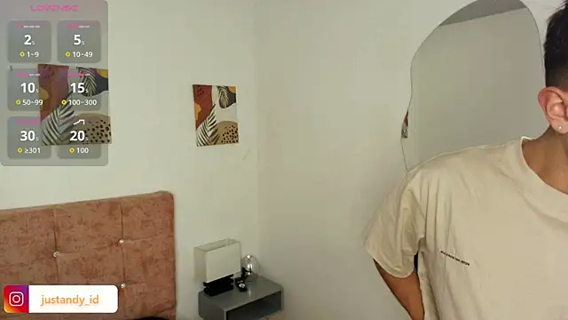 Snapshot of Andy_Justgame chatting on 10-31-25, 03:40 Andy Justgame online show from 10-31-25, 03:40