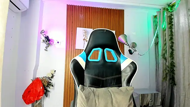 Darwin mayo online show from 10-07-25, 05:21