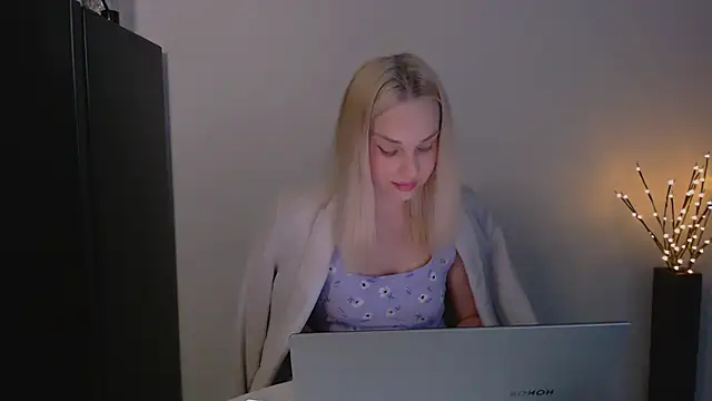 Lia noo regrets online show from 05-08-26, 05:07